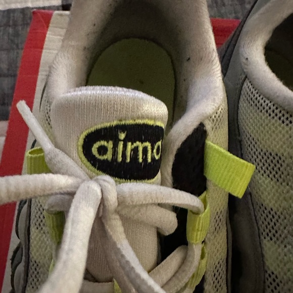 Nike - Picture 7 of 7